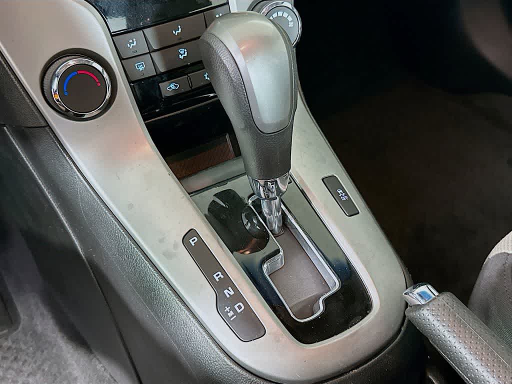 Thumbnail: 2013 Chevrolet Cruze - 18