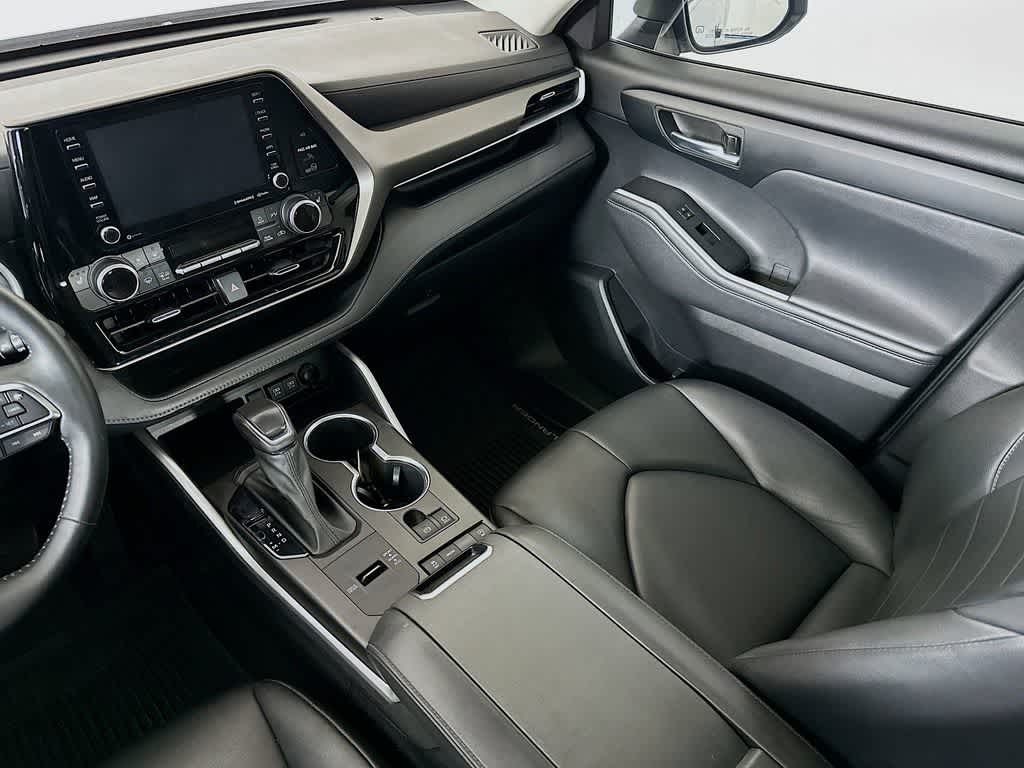 Thumbnail: 2020 Toyota Highlander - 11