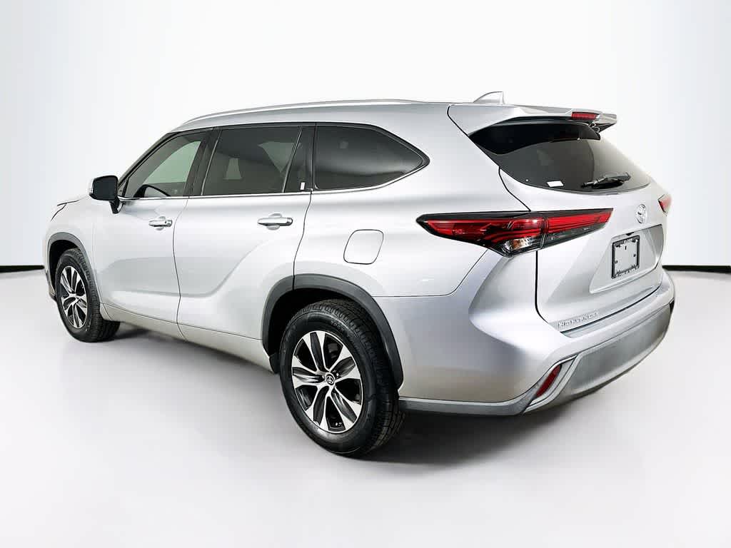 Thumbnail: 2020 Toyota Highlander - 4