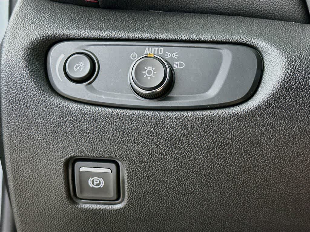 Thumbnail: 2025 Chevrolet Blazer - 27