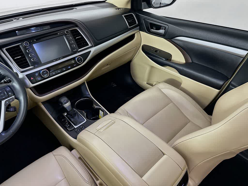 Thumbnail: 2018 Toyota Highlander - 11