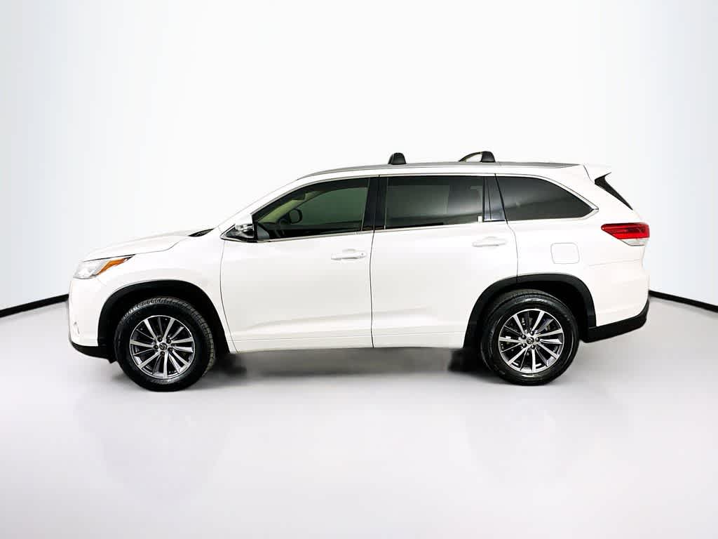 Thumbnail: 2017 Toyota Highlander - 3