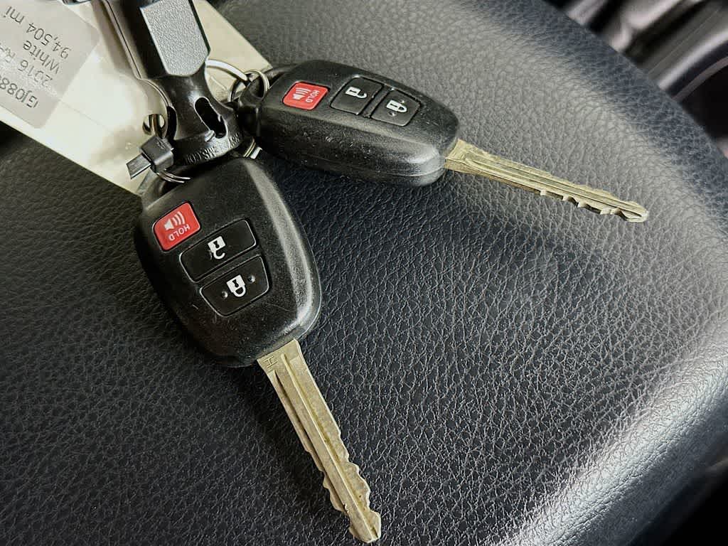 Thumbnail: 2016 Toyota RAV4 - 20
