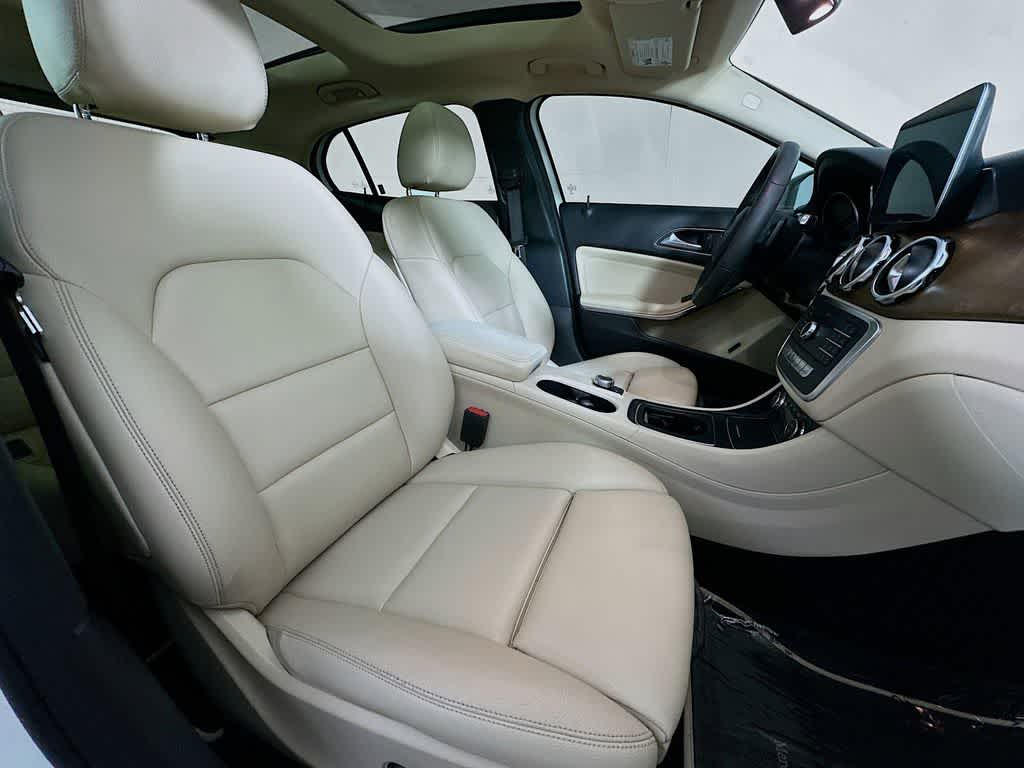 Thumbnail: 2018 Mercedes-Benz GLA - 15