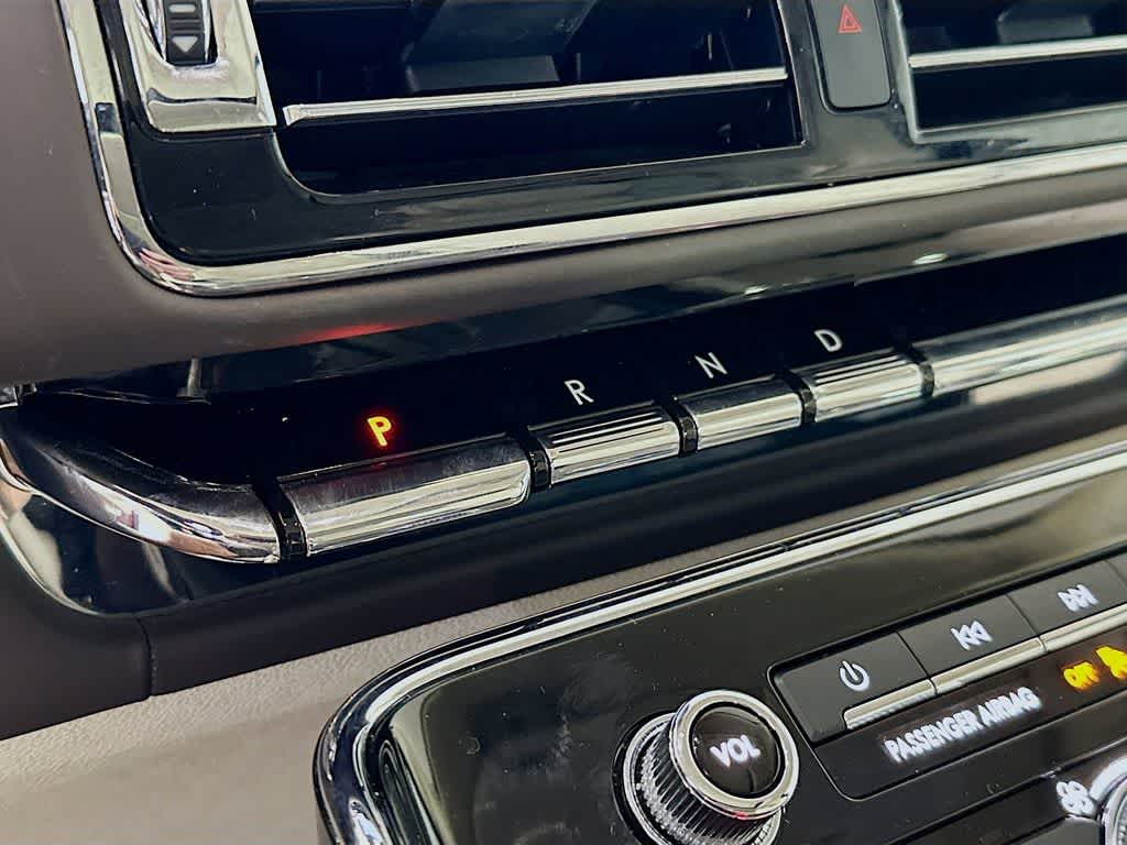 Thumbnail: 2020 Lincoln Navigator - 19