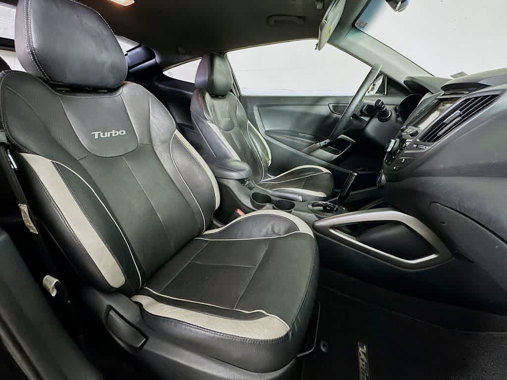 Thumbnail: 2013 Hyundai Veloster - 14