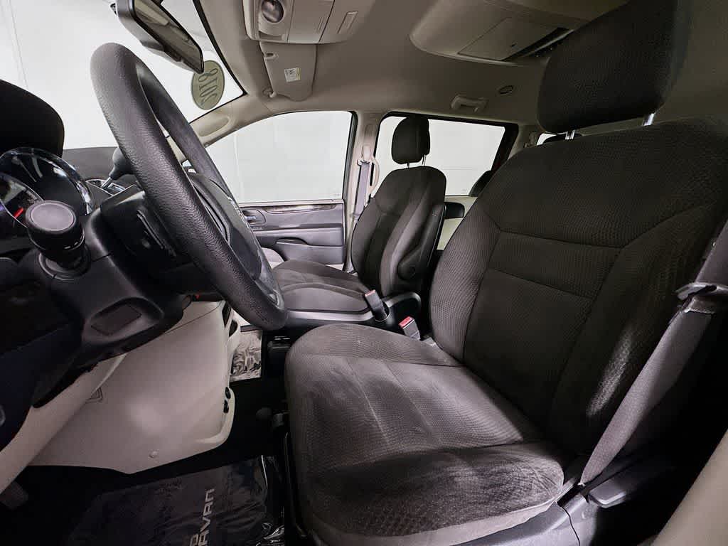 Thumbnail: 2018 Dodge Grand Caravan - 12