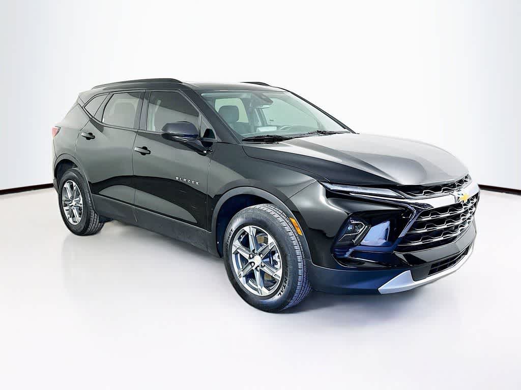 Thumbnail: 2023 Chevrolet Blazer - 24