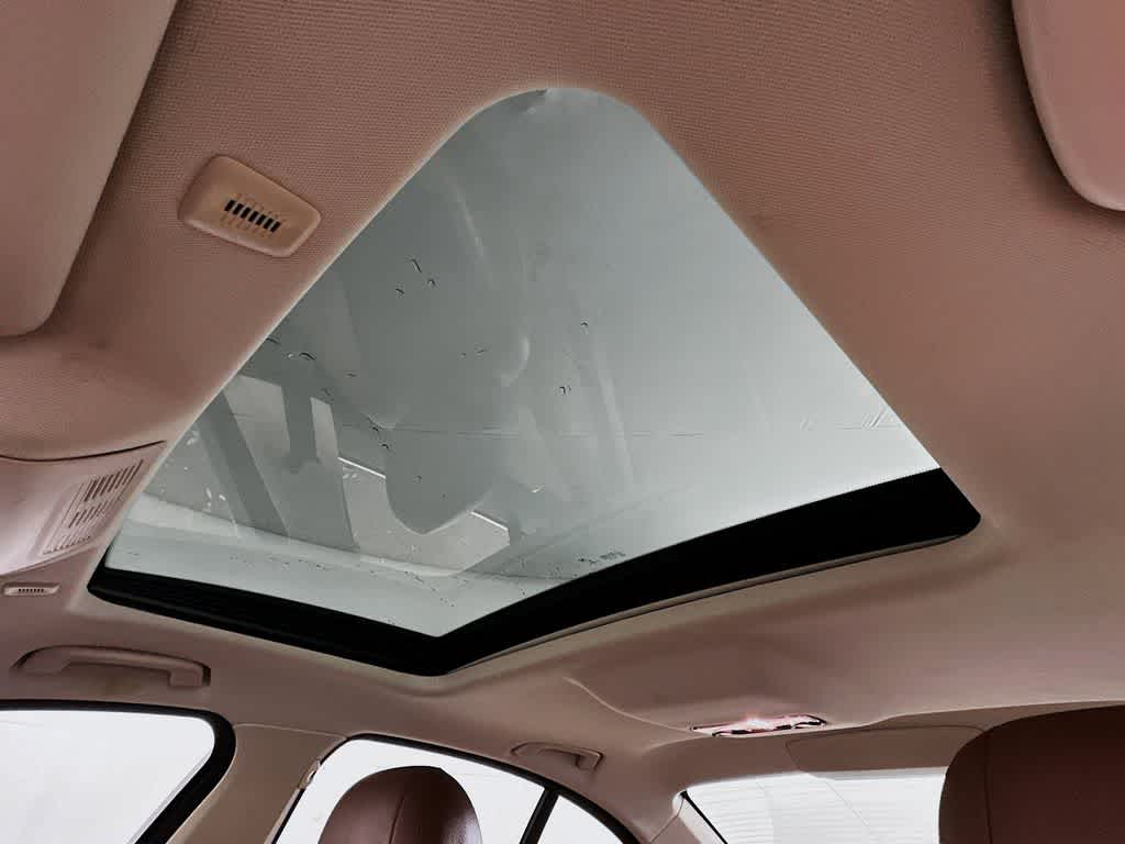 Thumbnail: 2016 BMW 5 Series - 32