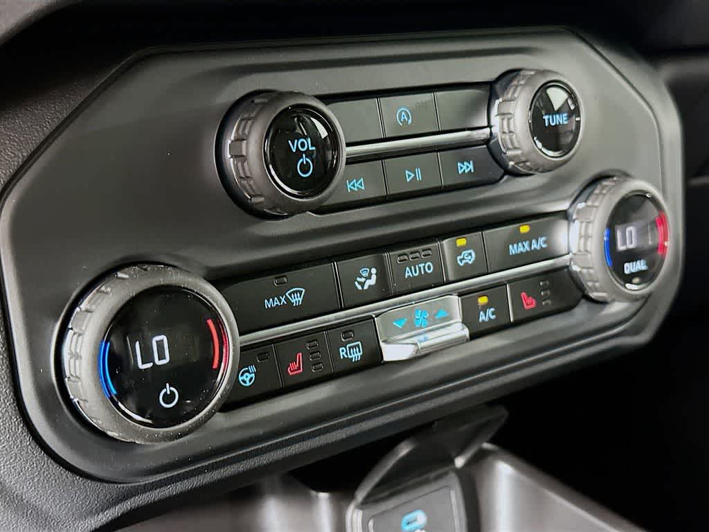 2025 Ford Bronco Outer Banks 17