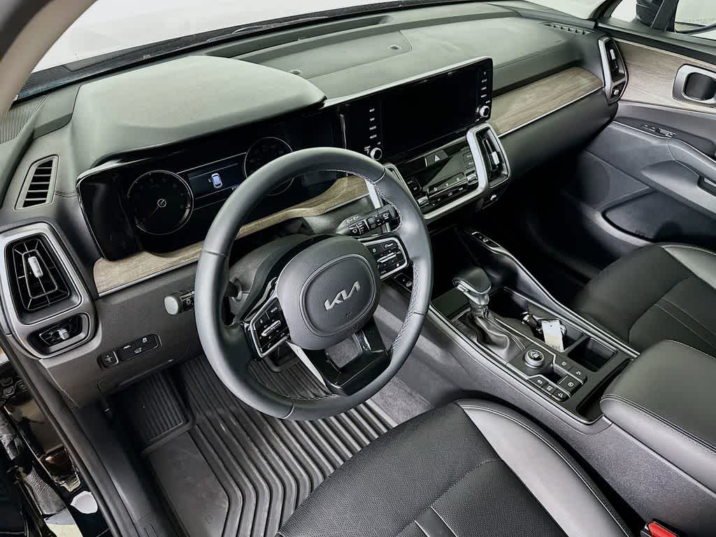 Thumbnail: 2023 Kia Sorento - 2