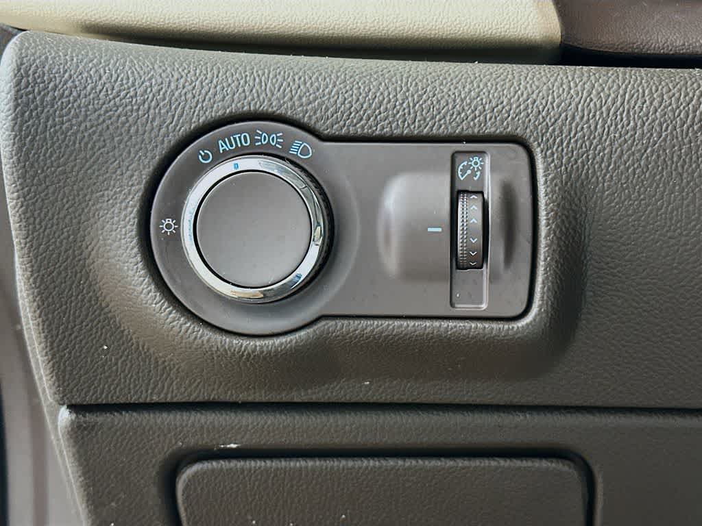 Thumbnail: 2016 Buick Verano - 26