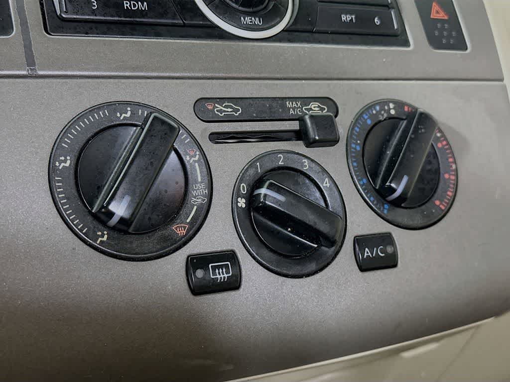 Thumbnail: 2009 Nissan Versa - 17