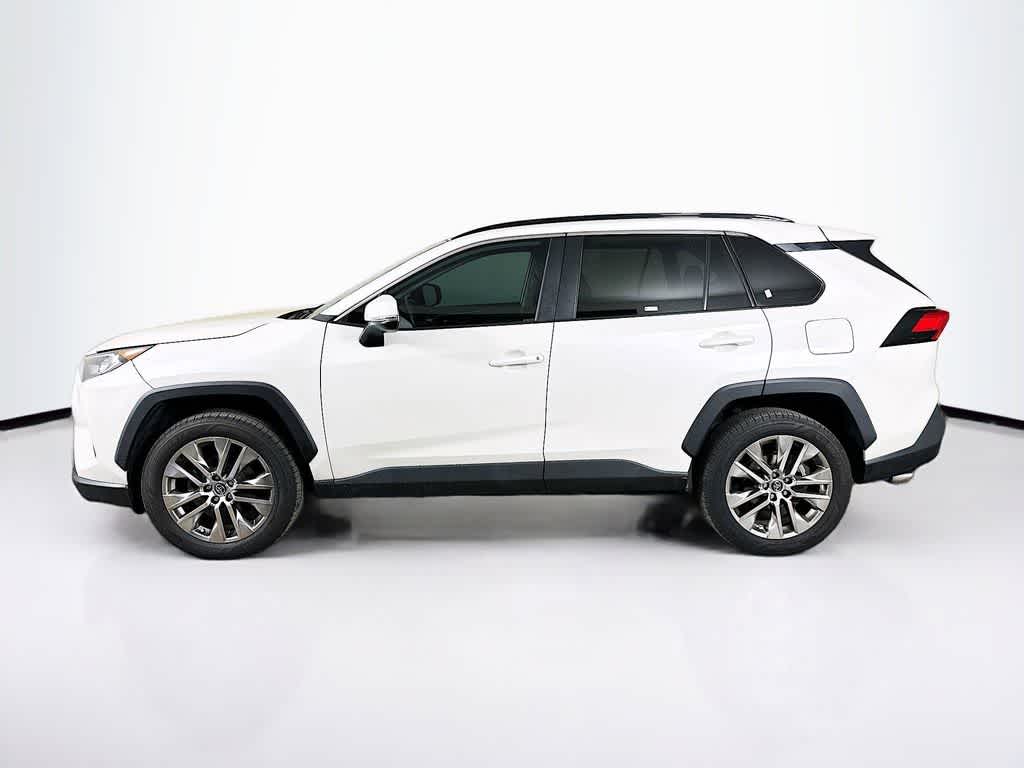 Thumbnail: 2021 Toyota RAV4 - 3