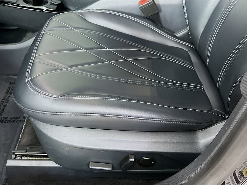 Thumbnail: 2022 Ford Mustang Mach-E - 29