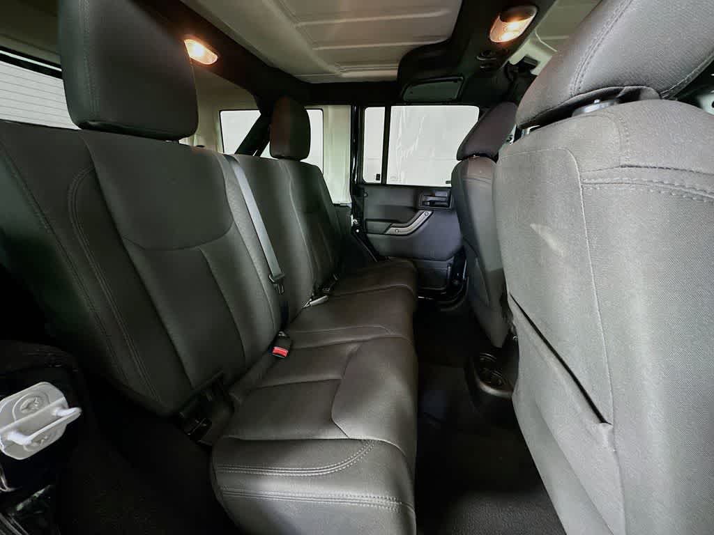 Thumbnail: 2015 Jeep Wrangler - 27