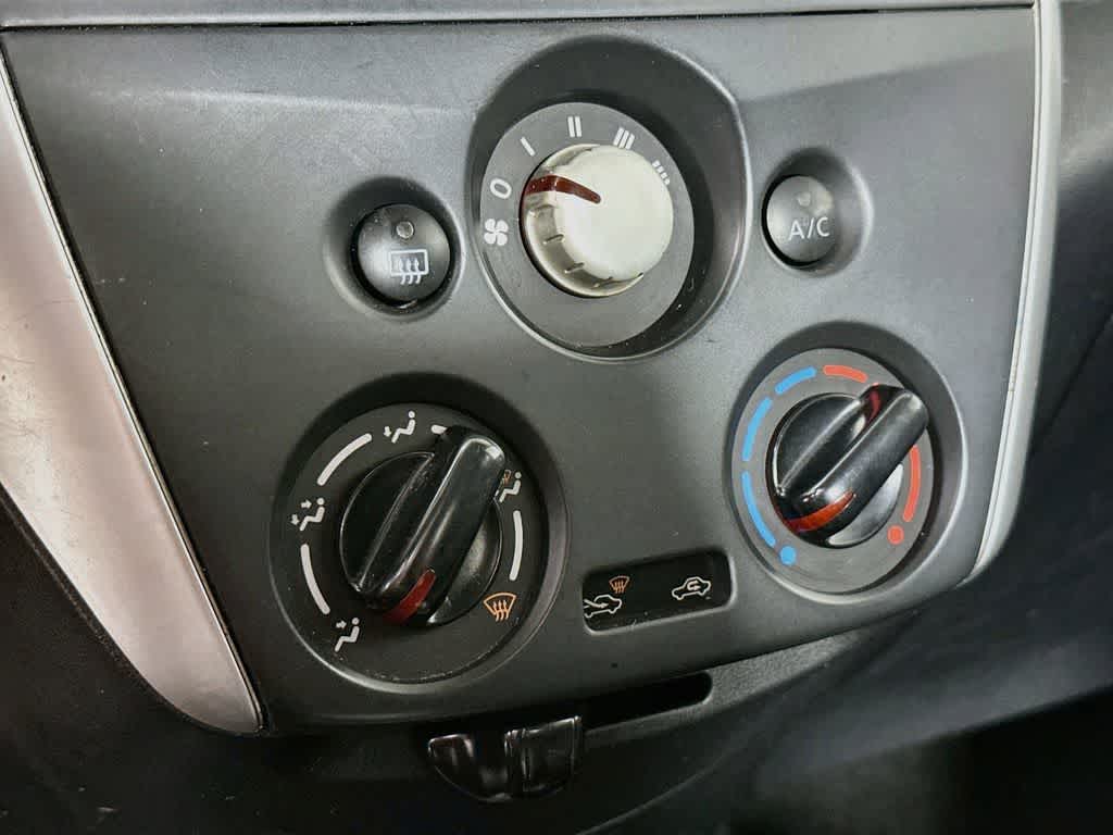 Thumbnail: 2015 Nissan Versa - 17