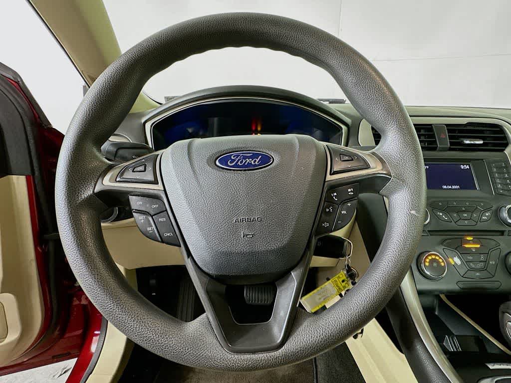 Thumbnail: 2015 Ford Fusion - 16