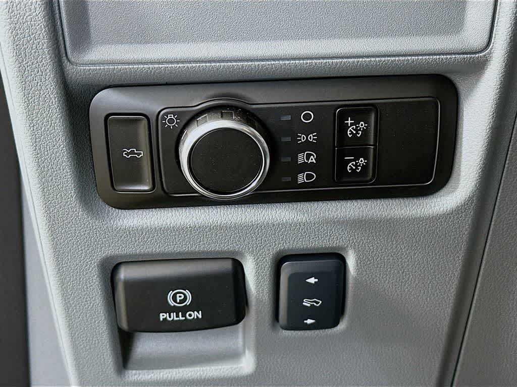 2025 Ford F-150 Lightning Flash 24