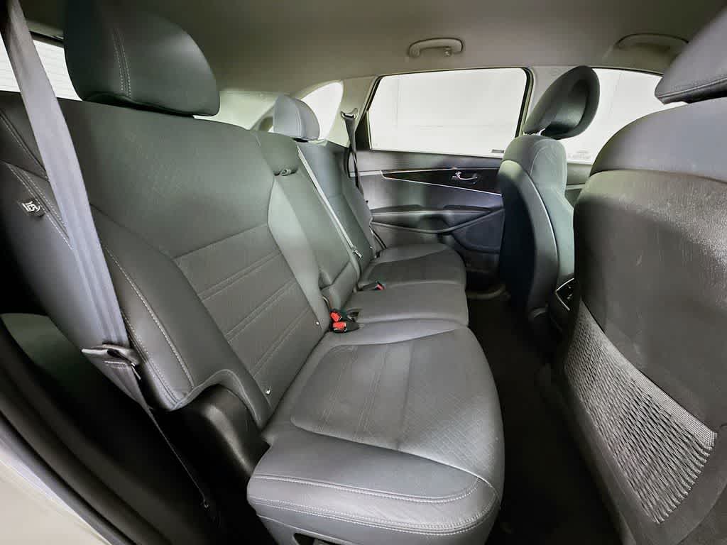 Thumbnail: 2016 Kia Sorento - 30