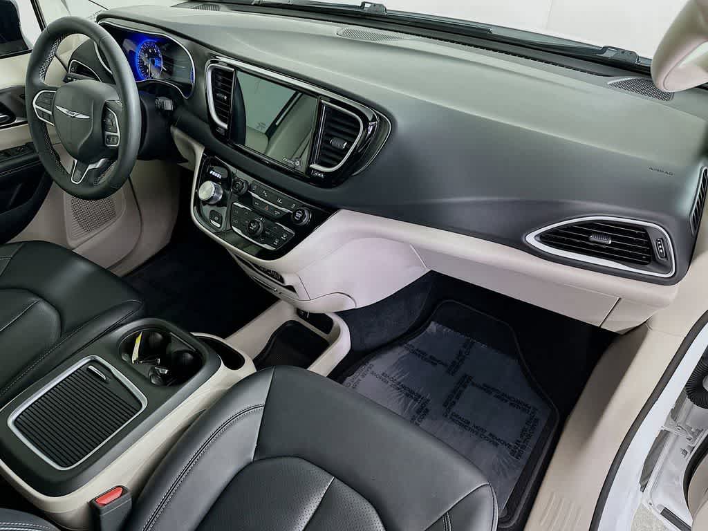 Thumbnail: 2024 Chrysler Pacifica - 33