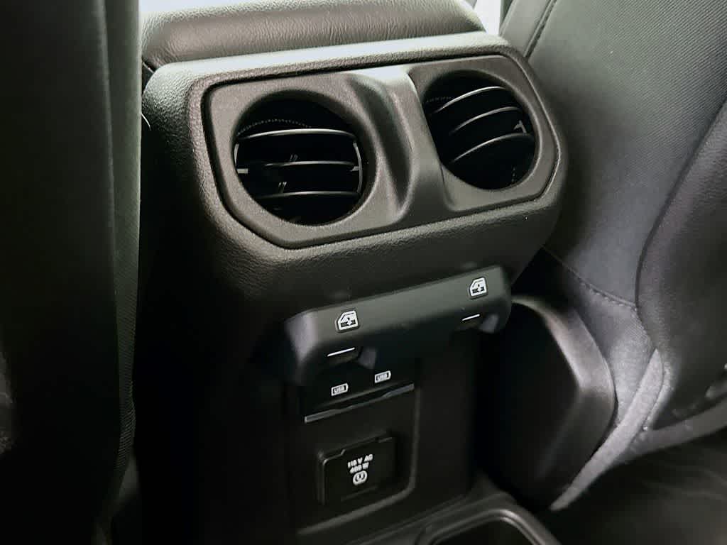 Thumbnail: 2022 Jeep Gladiator - 13