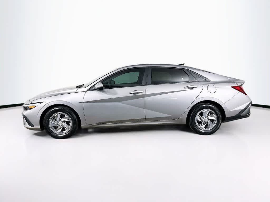 Thumbnail: 2024 Hyundai Elantra - 3