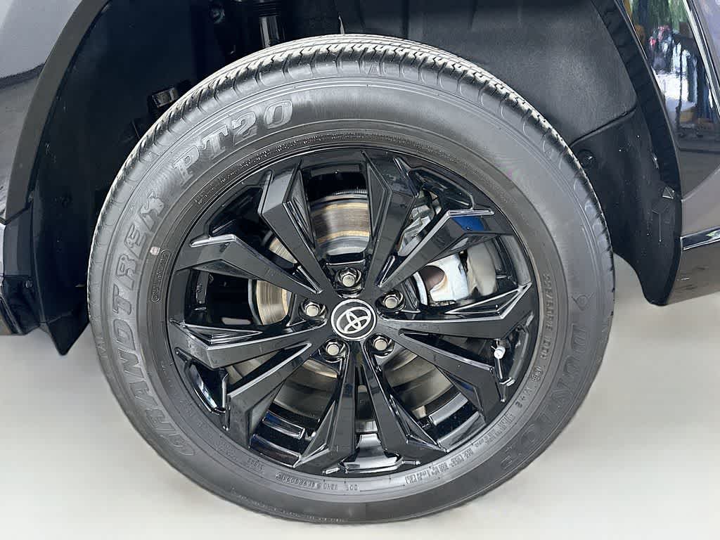 Thumbnail: 2022 Toyota RAV4 - 8