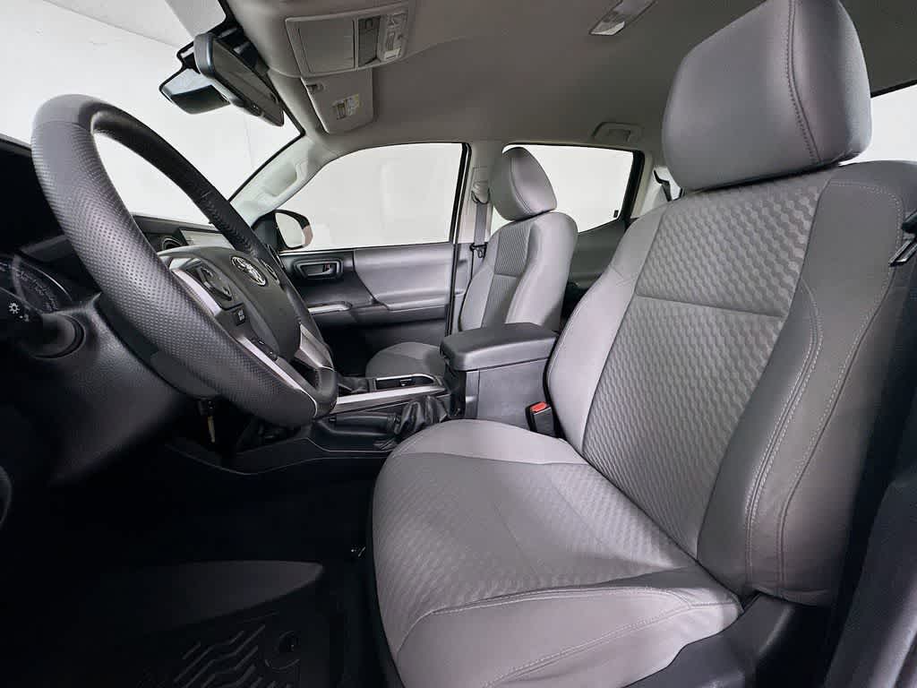 Thumbnail: 2022 Toyota Tacoma - 12