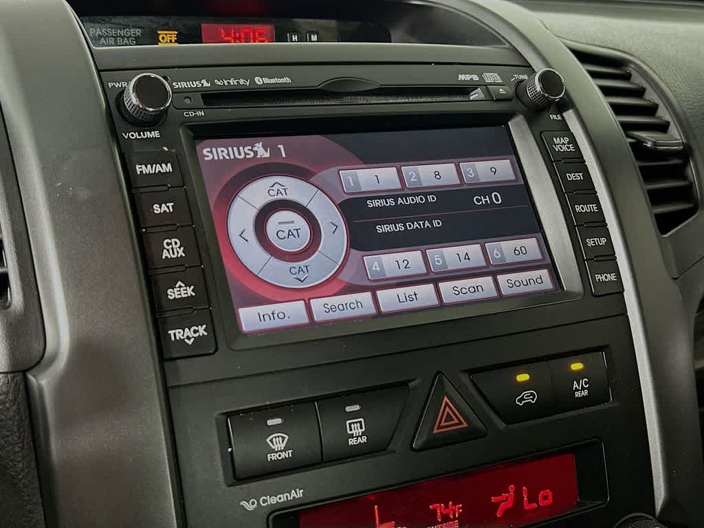 Thumbnail: 2011 Kia Sorento - 16