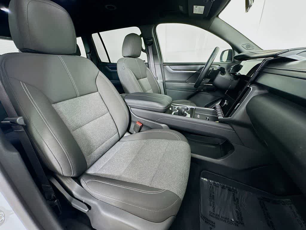 Thumbnail: 2025 GMC Acadia - 15