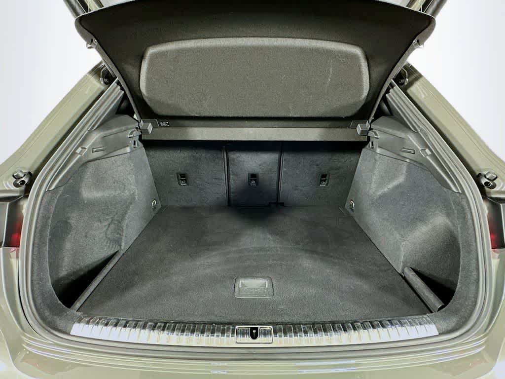 Thumbnail: 2020 Audi Q3 - 21