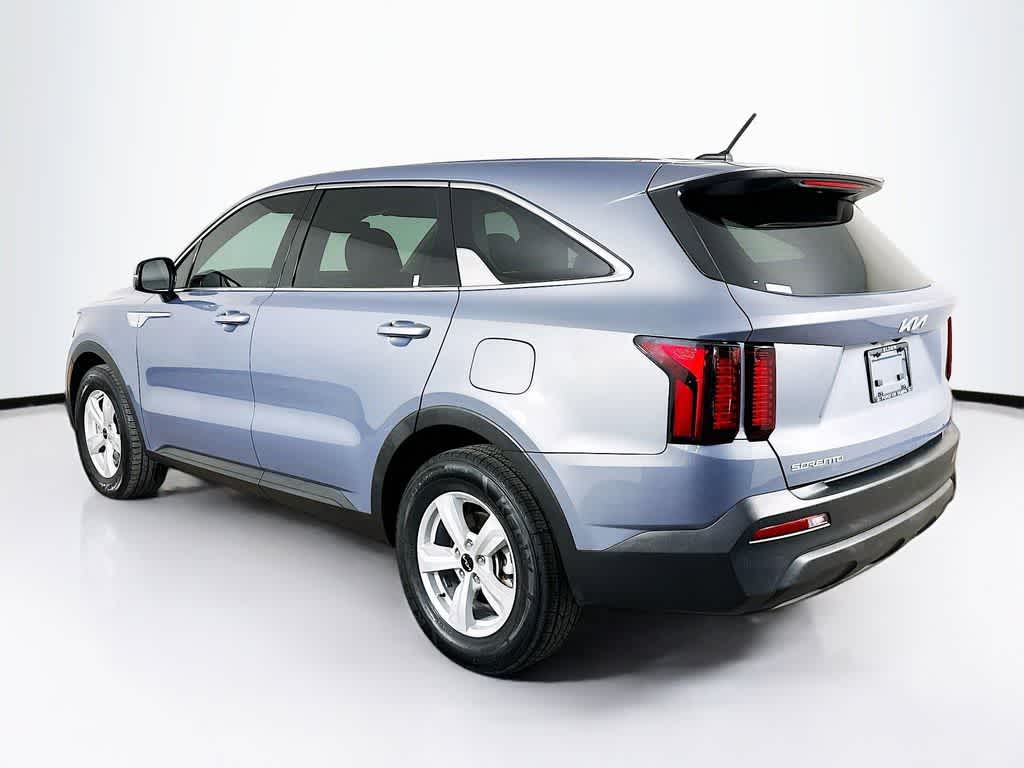 Thumbnail: 2023 Kia Sorento - 4