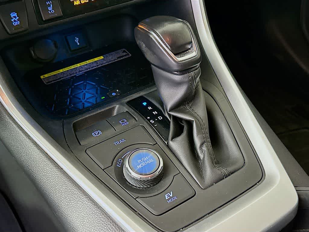 Thumbnail: 2020 Toyota RAV4 - 19