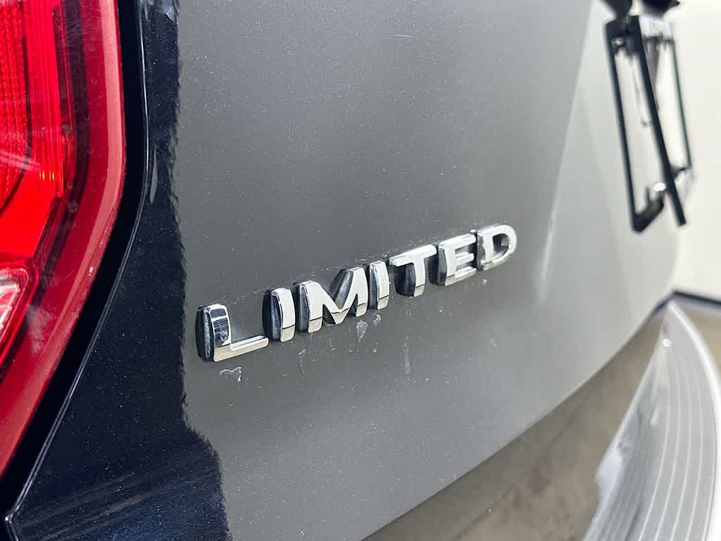 Thumbnail: 2019 Ford Explorer - 7