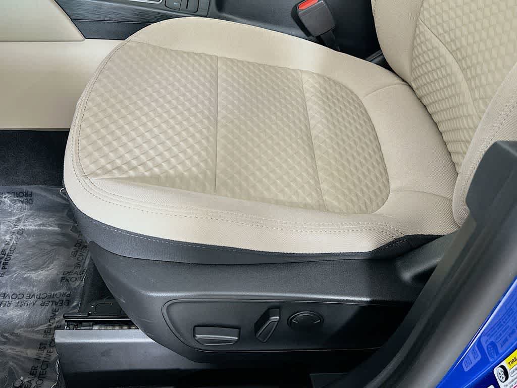 Thumbnail: 2022 Ford Escape - 30