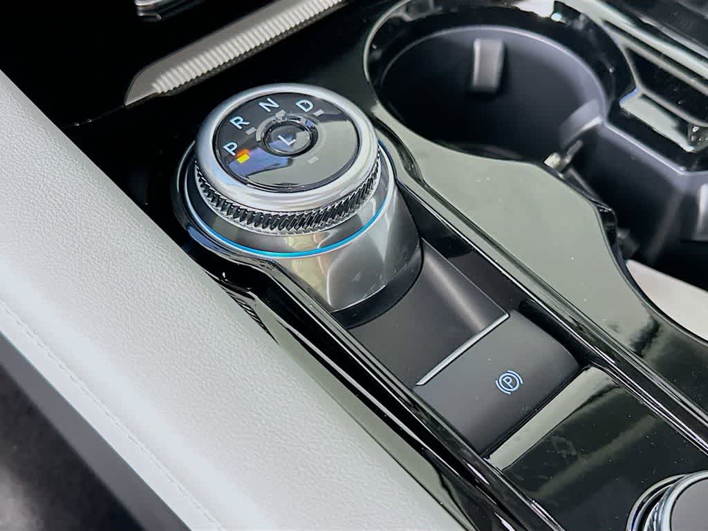 Thumbnail: 2025 Ford Explorer - 18