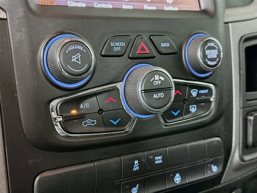 Thumbnail: 2020 RAM 1500 Classic - 17