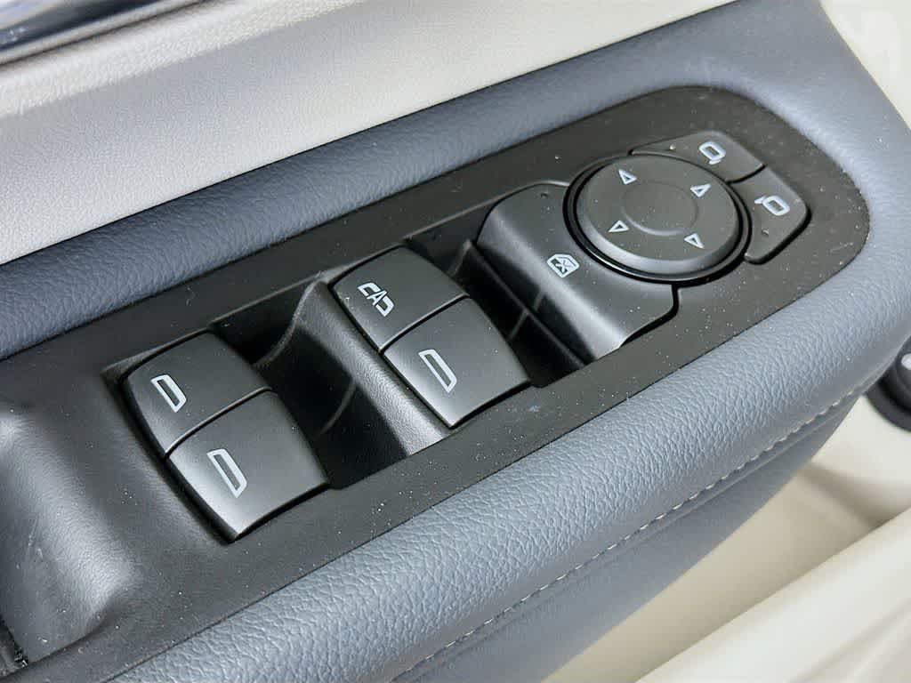 Thumbnail: 2022 GMC Terrain - 28