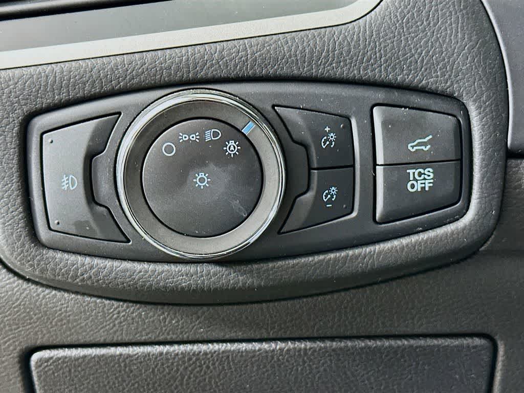 Thumbnail: 2022 Ford Edge - 26