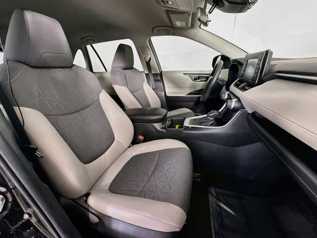 Thumbnail: 2022 Toyota RAV4 - 15
