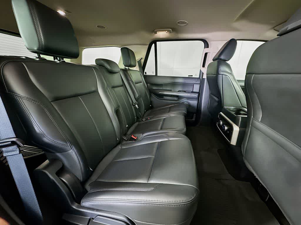 Thumbnail: 2022 Ford Expedition - 32