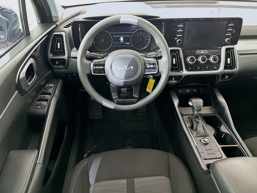 Thumbnail: 2022 Kia Sorento - 10