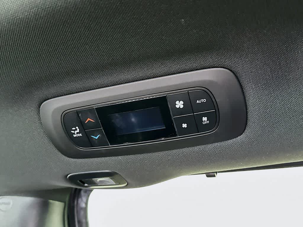 Thumbnail: 2022 Chrysler Pacifica - 13