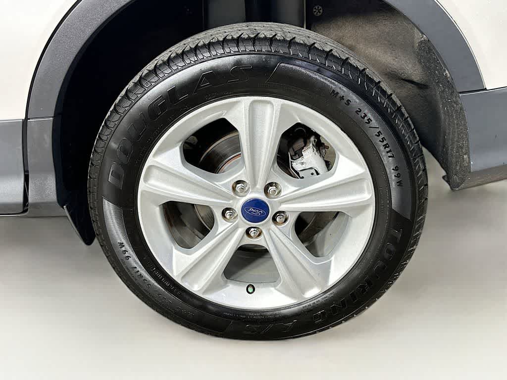 Thumbnail: 2015 Ford Escape - 8