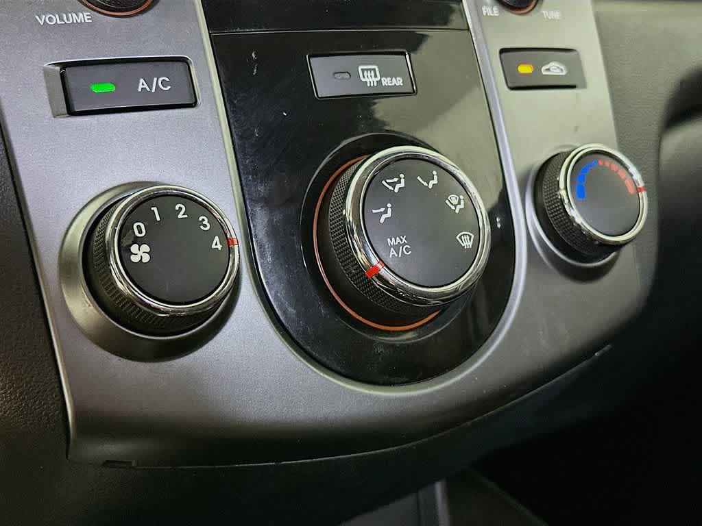 Thumbnail: 2012 Kia Forte - 17