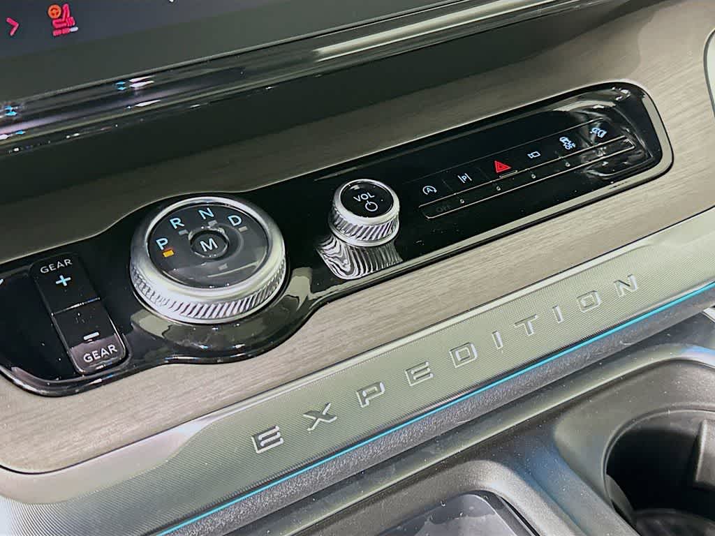 Thumbnail: 2026 Ford Expedition - 18