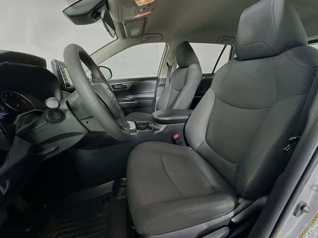 Thumbnail: 2019 Toyota RAV4 - 12