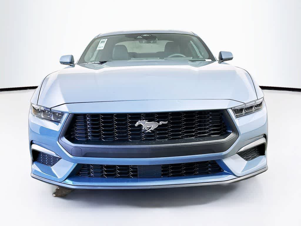 2025 Ford Mustang  6