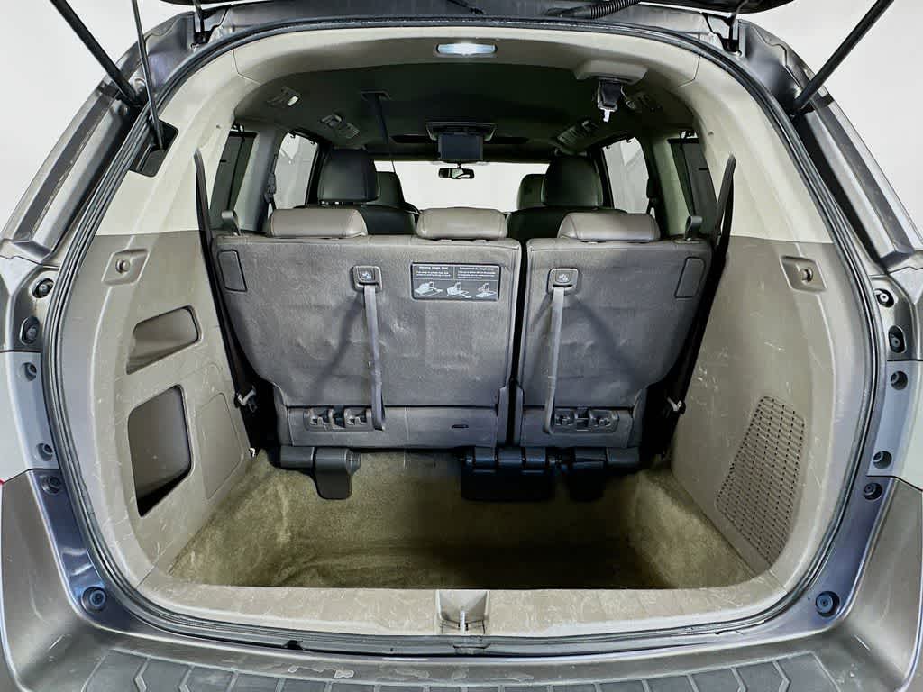 Thumbnail: 2013 Honda Odyssey - 21